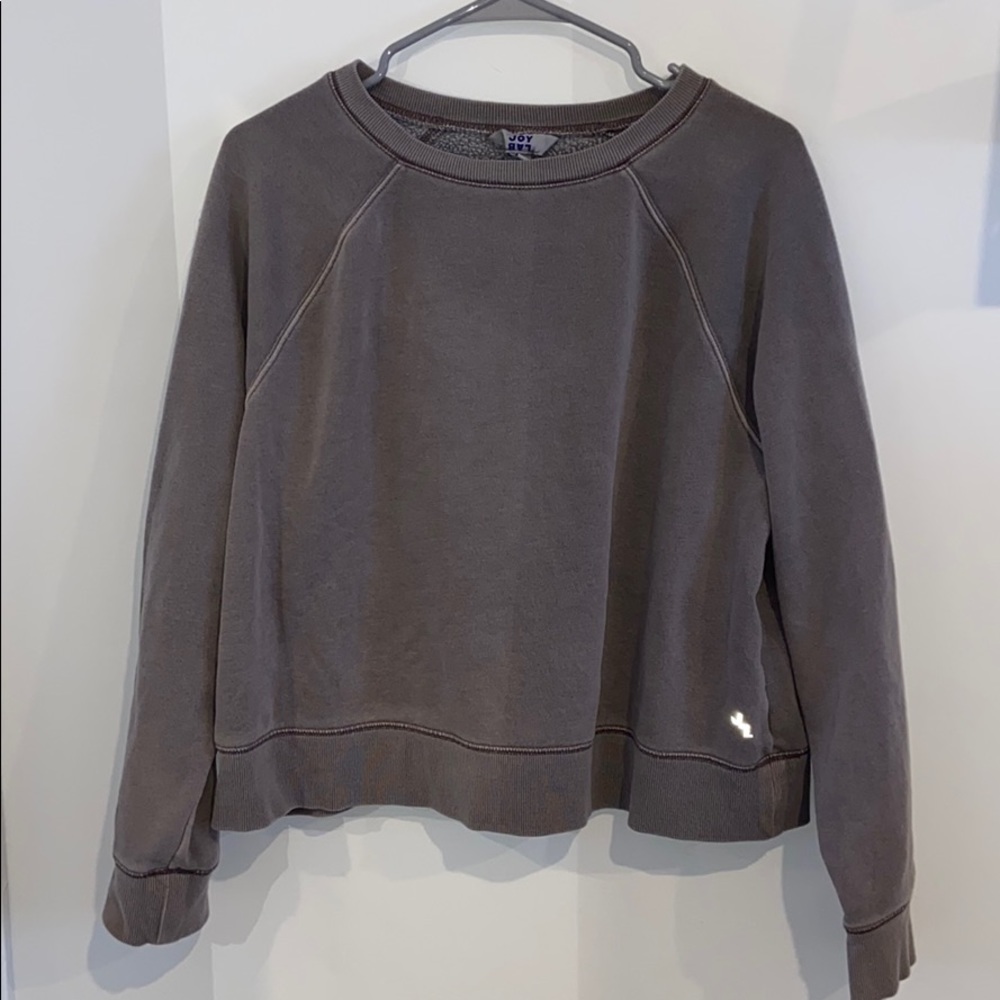 cropped pullover sweatshirt